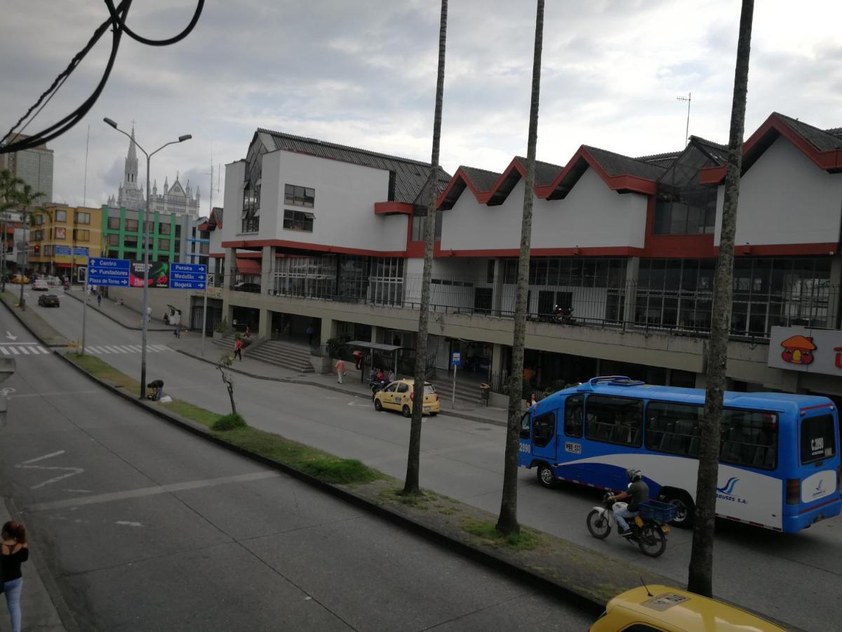 Alcala Plaza #2 Alojamiento- Residencial-Muy Central 马尼萨莱斯 外观 照片